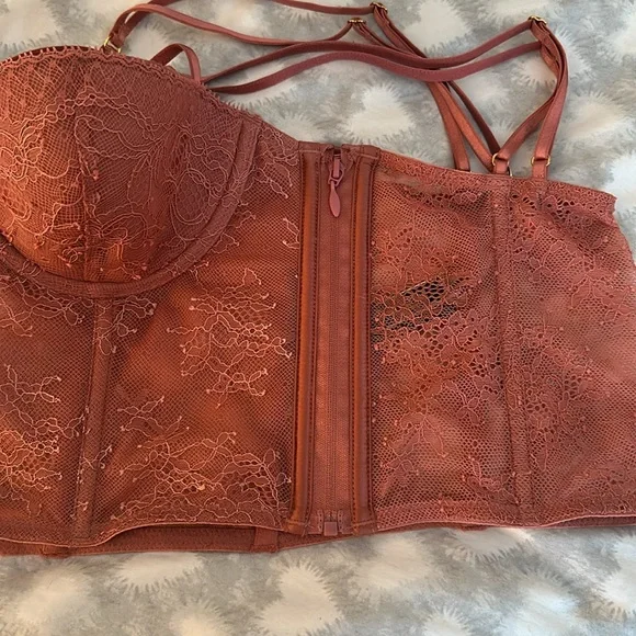 2 Victoria’s Secret sexy lace bustier corset bras 34B - Picture 7 of 13